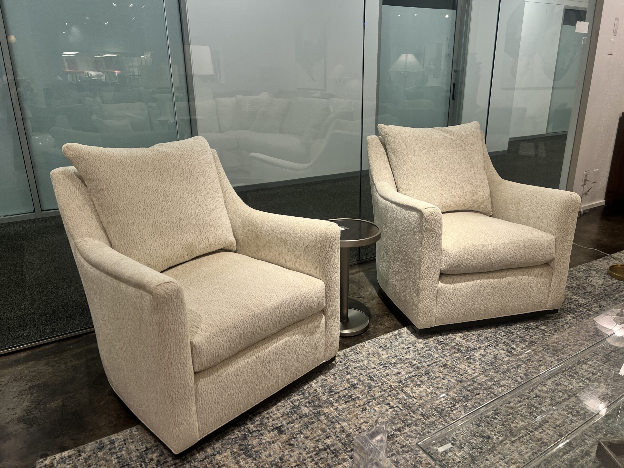 Wesley Hall Jamestown Swivel Chair