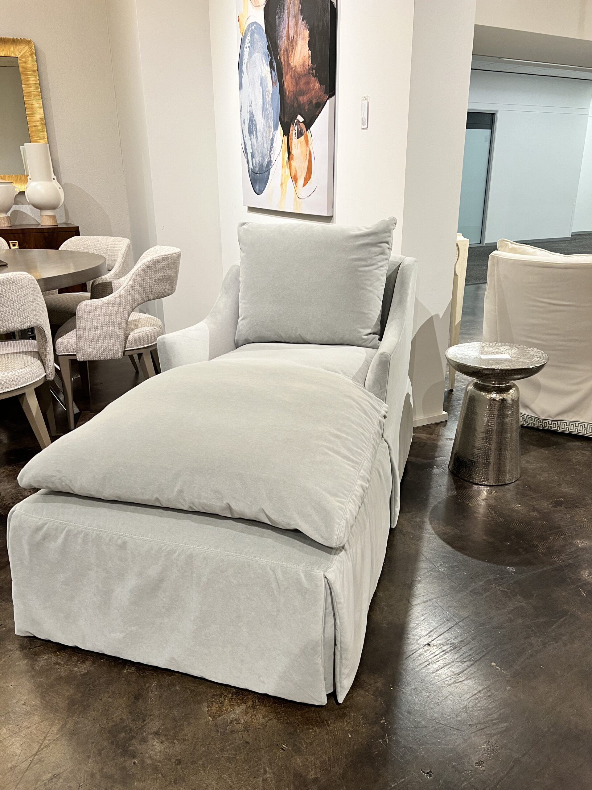 Lee Chaise